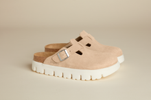 Load image into Gallery viewer, Boston Chunky Warm Sand Suede Leather