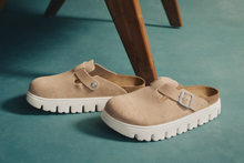 Load image into Gallery viewer, Boston Chunky Warm Sand Suede Leather
