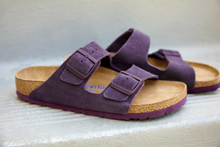 Load image into Gallery viewer, Arizona Soft Footbed Wine Suede