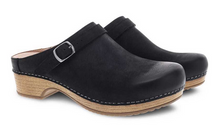 Load image into Gallery viewer, Berry Black Clog