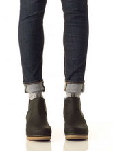 Load image into Gallery viewer, Becka Black Oiled Pull-Up