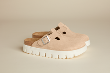 Load image into Gallery viewer, Boston Chunky Warm Sand Suede