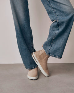 Bend Chelsea Taupe Suede Leather