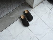 Load image into Gallery viewer, Boston Chunky Black/Black Suede