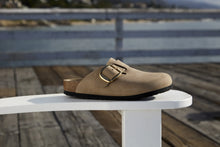 Load image into Gallery viewer, Boston Big Buckle Tobacco Brown Oiled Leather