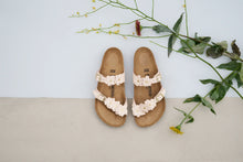 Load image into Gallery viewer, Mayari Flowers Light Rose Leather