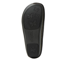 Load image into Gallery viewer, Classic Clog Handicraft