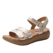 Load image into Gallery viewer, Blinda Champagne Sandal