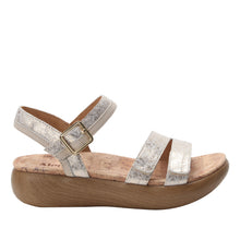 Load image into Gallery viewer, Blinda Champagne Sandal