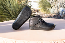Load image into Gallery viewer, Caiti Washed Black Boot