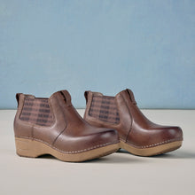Load image into Gallery viewer, XP 2.0 Bootie Brown