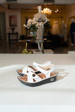 Load image into Gallery viewer, Kelsi Fondly White Sandal